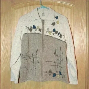 Teddi fall themed, full front zip sweater size L